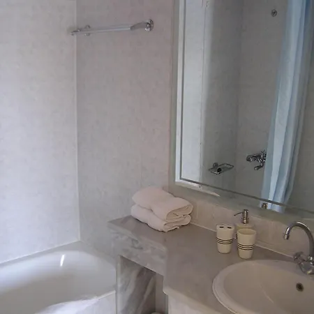 Polydoros Appartments 2*