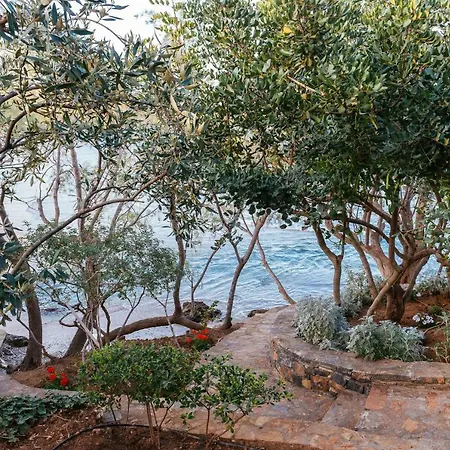 Agios Nikolaos Beach Villas