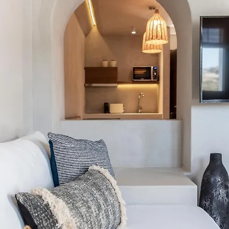 The - Adults Only Couette-café Agios Nikolaos