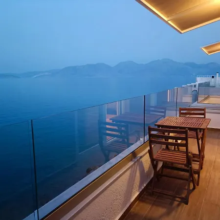 9 Muses Aparthotel 3*
