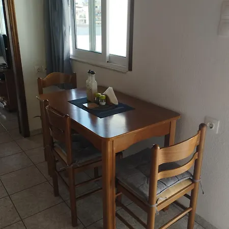 My Sisters House Apartment