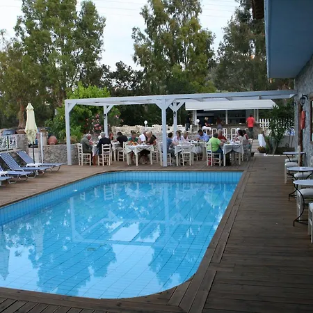 Hotel Naiades Almiros 3*
