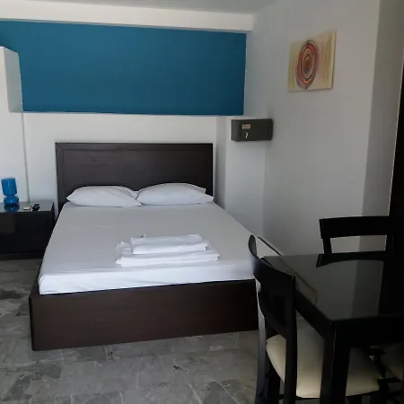 Apartahotel Manos 2*