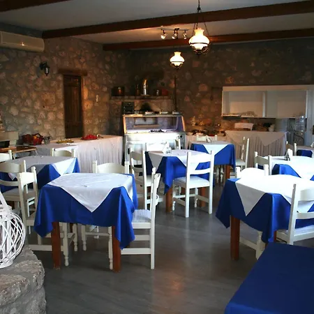 Hotel Naiades Almiros 3*
