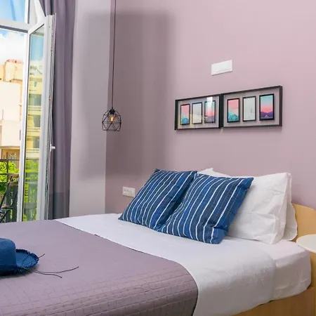 Central Studio Apartment *