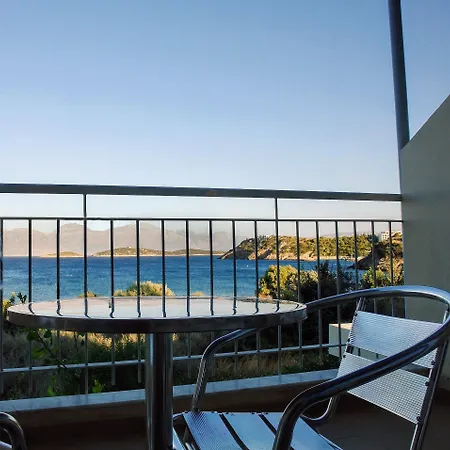Mirabella Aparthotel 3*