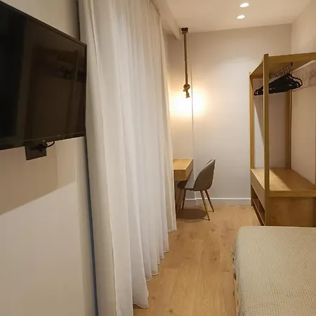 Aparthotel 9 Muses 3*