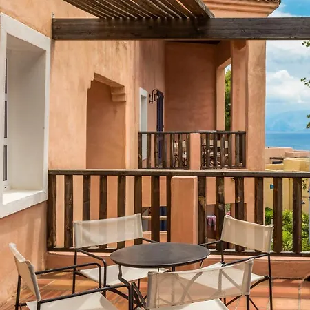 Candia Park Village 4*