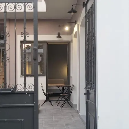 Mod 15 Centre Apartment