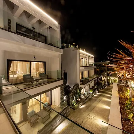 Walk Luxury Aparthotel *