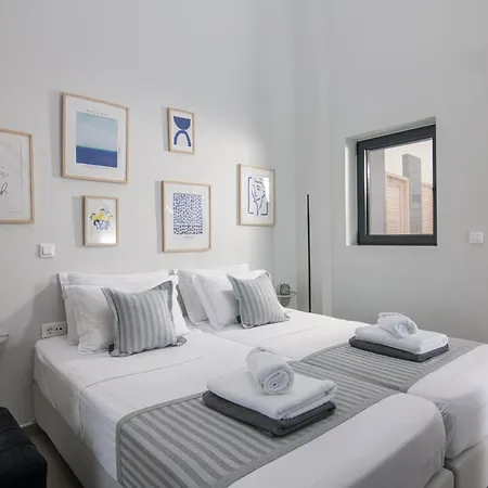 Beachfront Salty Sea Luxury 2 Apartment