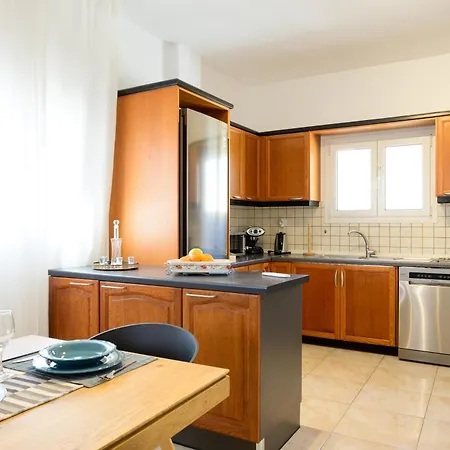 Summer Retreat 3rd Floor Apartment Agios Nikolaos (Crete)