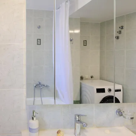Apartment Summer Retreat 3rd Floor *