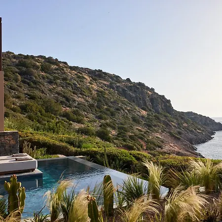 Complex Daios Cove