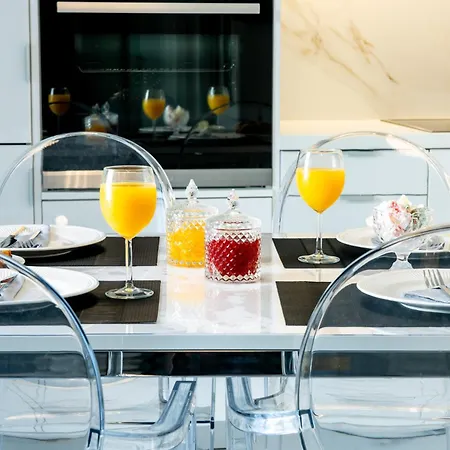 Oikos Luxury Apartment