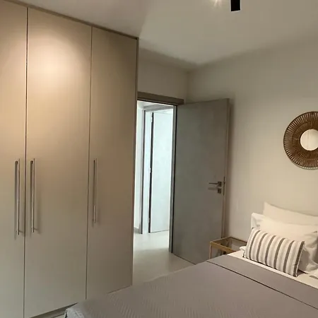 M P A Luxury Apartment *
