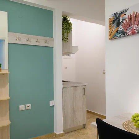 Apartment Secret *