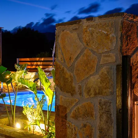 Apartment Victoria's Luxury - Private Pool, Jacuzzi *