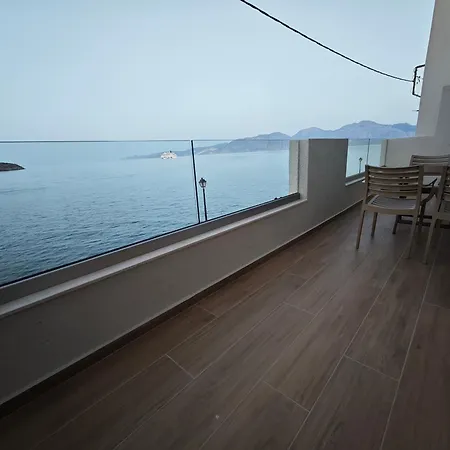 9 Muses Aparthotel