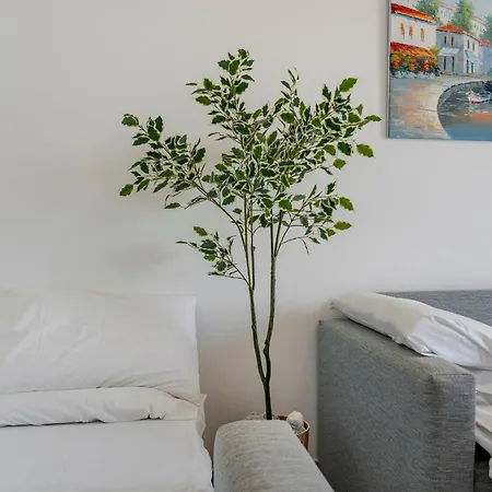 The Howard Place - Entir With A Sea View For 5 Guests