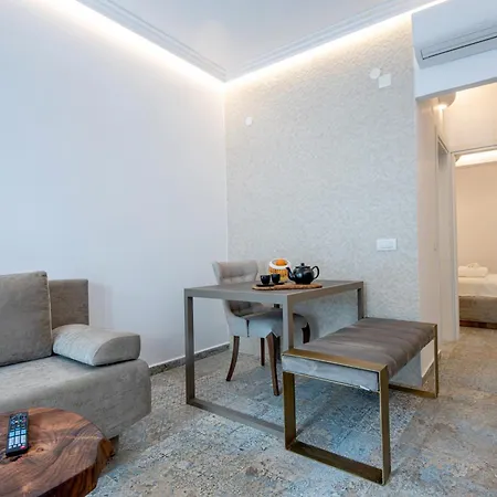 Walk Luxury Aparthotel *
