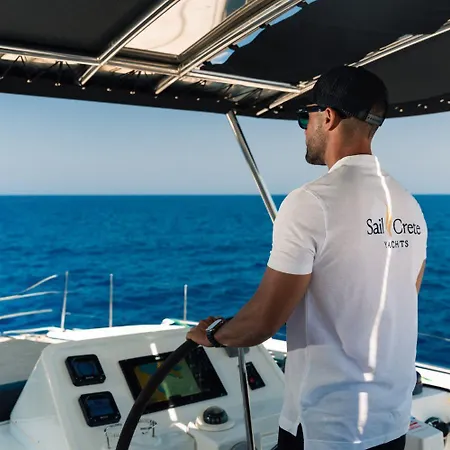 Botel Catamaran Lagoon 450f- Private Agios Nikolaos (Crete)