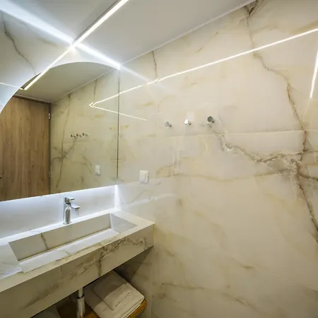 Elixir 2 Luxury Apartment *