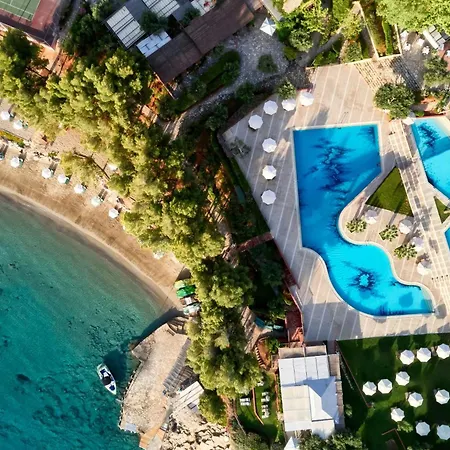Candia Park Village Hotel 4*