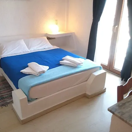 Mantraki Aparthotel 3*