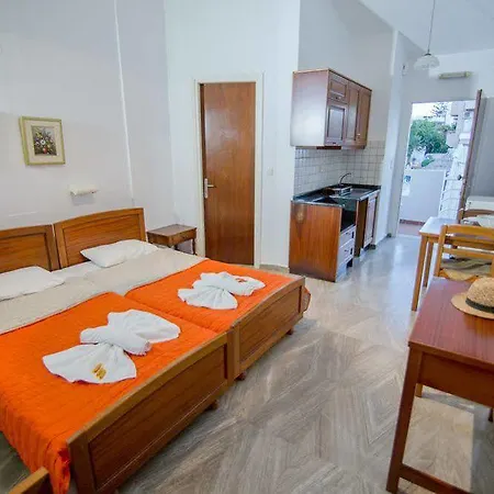 Elma * Agios Nikolaos (Crete)