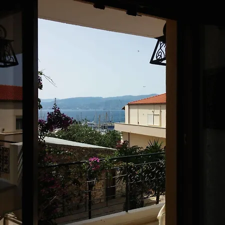 Mantraki Agios Nikolaos (Crete)