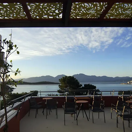 Lato Hotel 2*