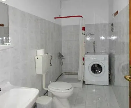 Manos Aparthotel