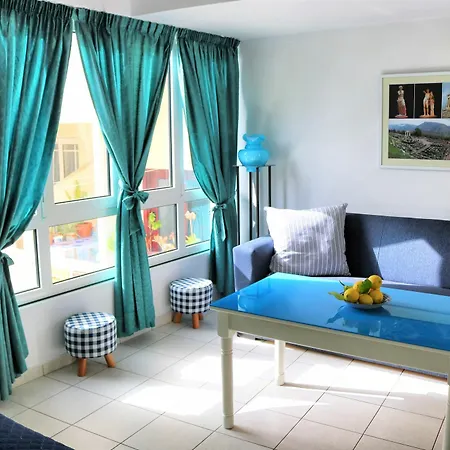 Downtown Five Apartment