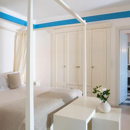 Pleiades Luxurious *