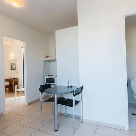 Polydoros Appartments 2*
