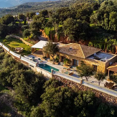 Oak Tree Estate Villa *