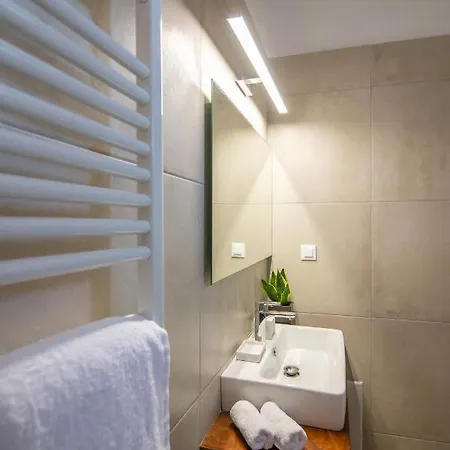 Aurelia Sea View Loft Apartment *