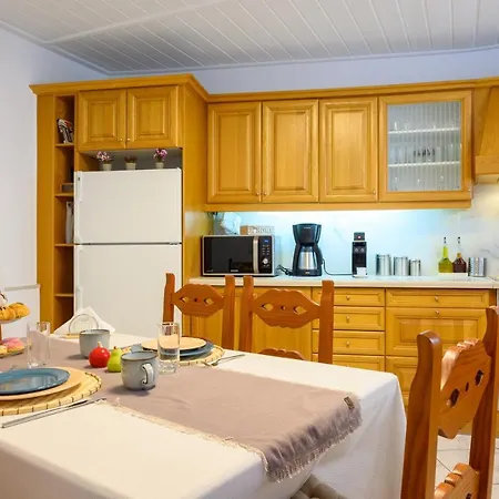 R & G Seaview Apartment *