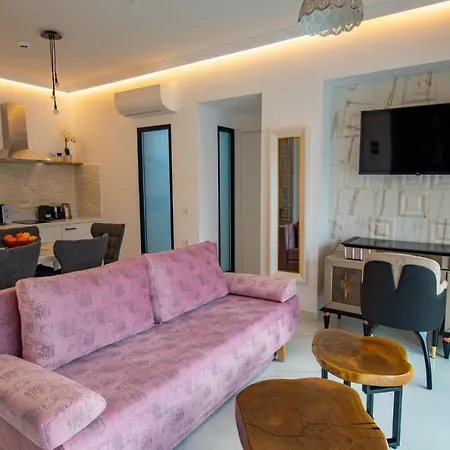 Walk Luxury Aparthotel