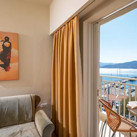 Hotel Kitro - Adults Only 3*
