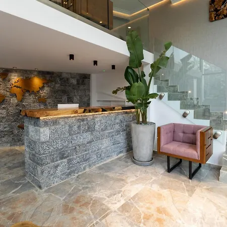 Walk Luxury Aparthotel *