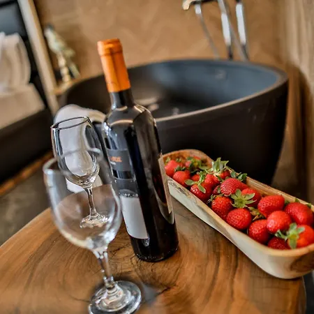 Walk Luxury Aparthotel