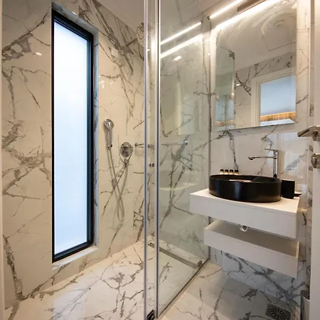 Walk Luxury Aparthotel