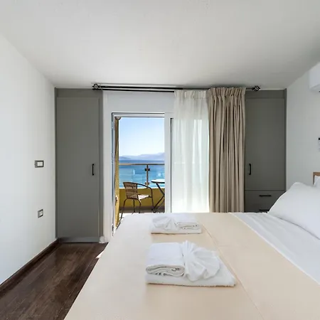 Sunlit & Sunny Rose Tatil Evi Ayos Nikolaos