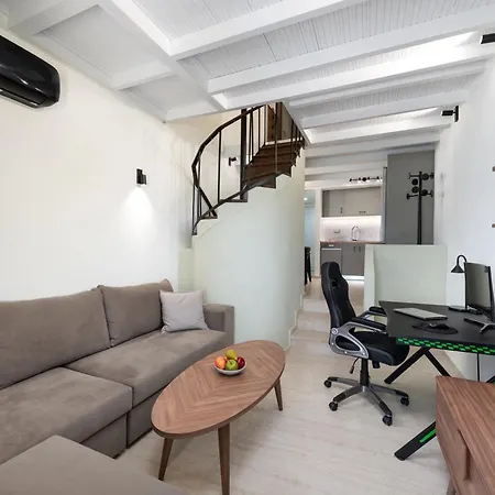 Sunlit & Sunny Rose Tatil Evi