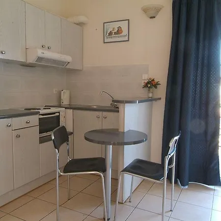 Polydoros Appartments 2*