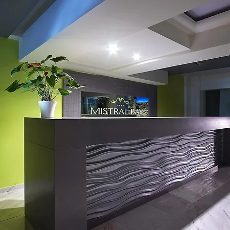 Hotel Mistral Bay 4*