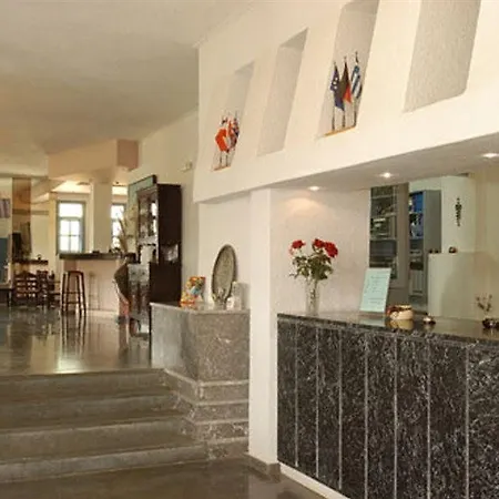 Crystal Hotel 2*