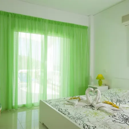 Almyros Daire Ayos Nikolaos